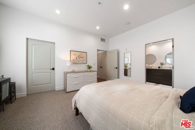 10913 Whipple Street 205, Toluca Lake (los Angeles), CA 91602
