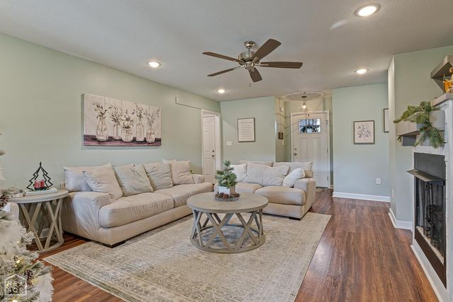 105 Cameron Avenue, Brookland, AR 72417