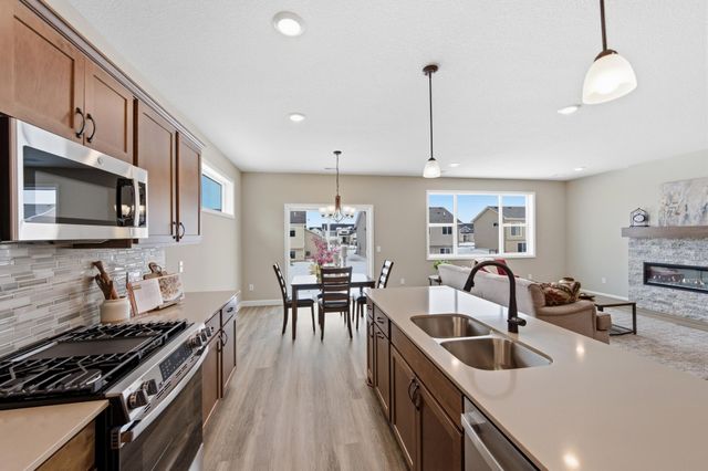 1423 Victory Lane NE, Isanti, MN 55040