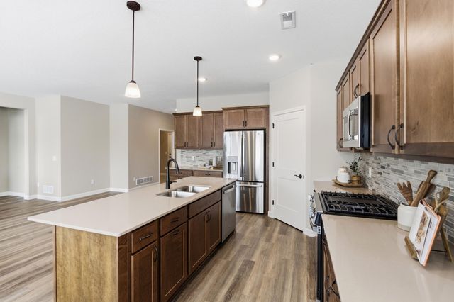 1423 Victory Lane NE, Isanti, MN 55040