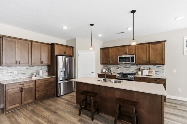 1423 Victory Lane NE, Isanti, MN 55040