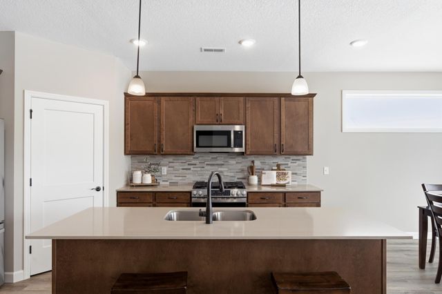 1423 Victory Lane NE, Isanti, MN 55040