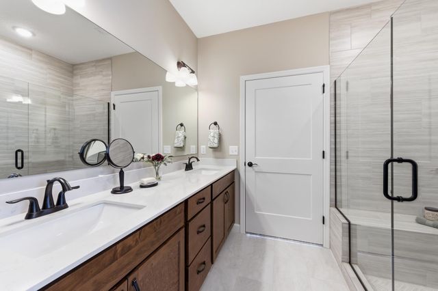 1423 Victory Lane NE, Isanti, MN 55040