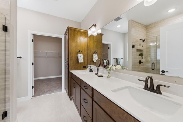 1423 Victory Lane NE, Isanti, MN 55040