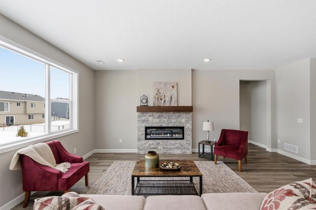 1423 Victory Lane NE, Isanti, MN 55040