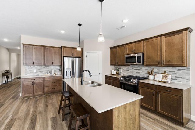 1423 Victory Lane NE, Isanti, MN 55040