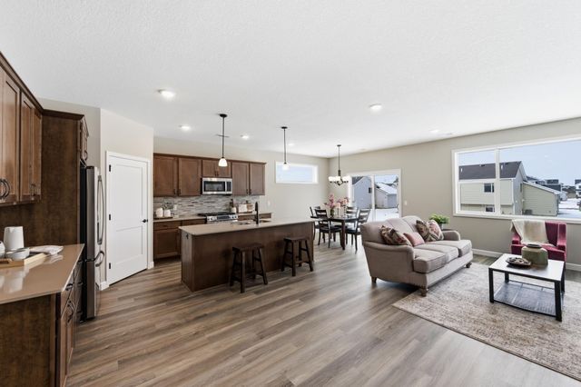 1423 Victory Lane NE, Isanti, MN 55040