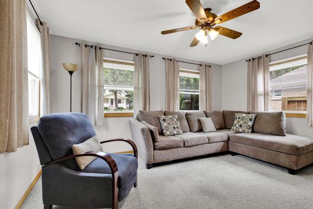 802 S 90th STREET, West Allis, WI 53214