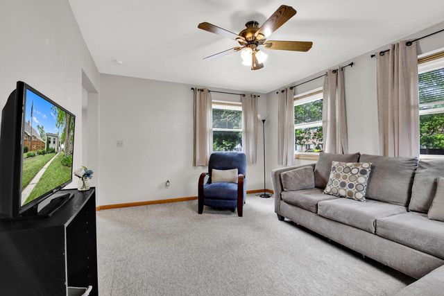 802 S 90th STREET, West Allis, WI 53214