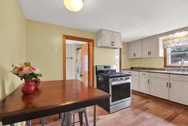 802 S 90th STREET, West Allis, WI 53214