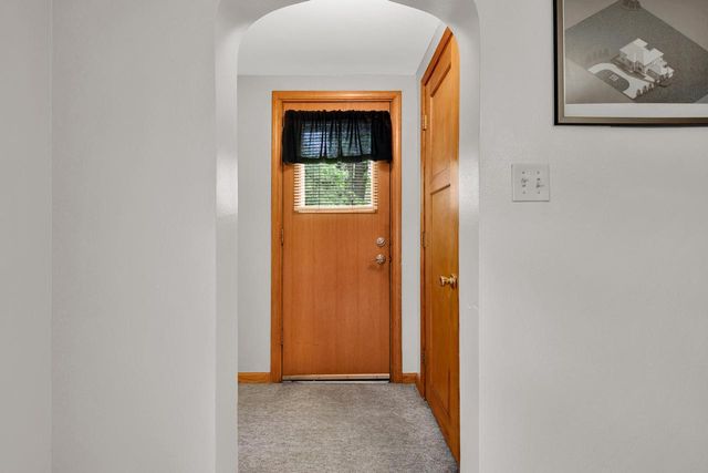 802 S 90th STREET, West Allis, WI 53214