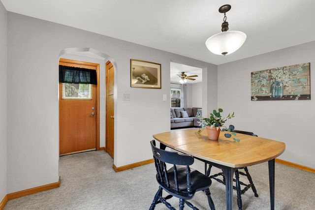 802 S 90th STREET, West Allis, WI 53214