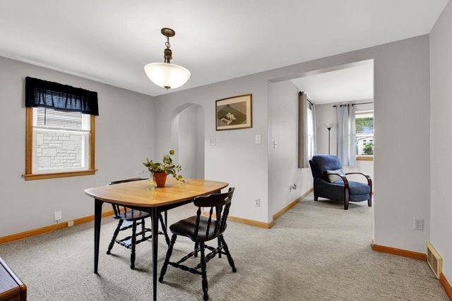 802 S 90th STREET, West Allis, WI 53214