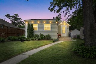 802 S 90th STREET, West Allis, WI 53214