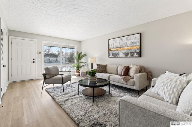 5610 Seward Street, Omaha, NE 68104