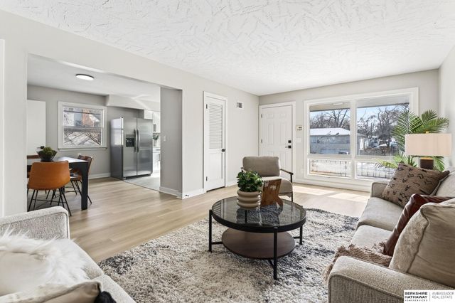 5610 Seward Street, Omaha, NE 68104