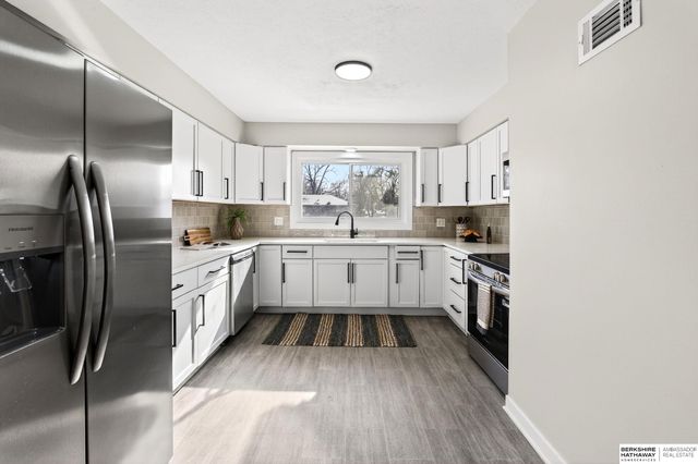 5610 Seward Street, Omaha, NE 68104