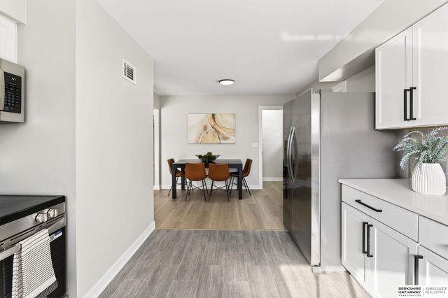 5610 Seward Street, Omaha, NE 68104