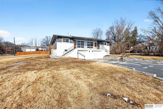 5610 Seward Street, Omaha, NE 68104