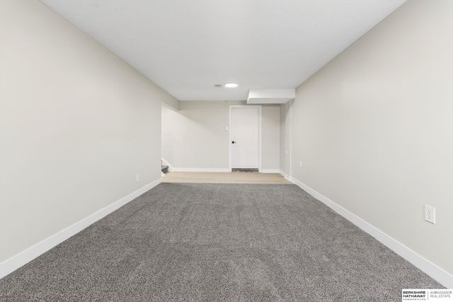 5610 Seward Street, Omaha, NE 68104