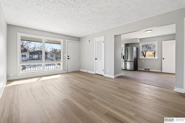 5610 Seward Street, Omaha, NE 68104