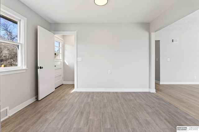 5610 Seward Street, Omaha, NE 68104