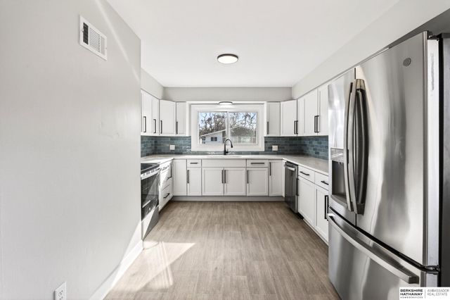 5610 Seward Street, Omaha, NE 68104