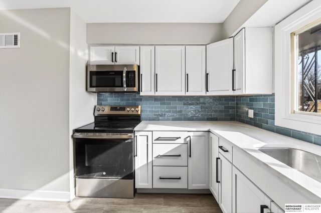 5610 Seward Street, Omaha, NE 68104