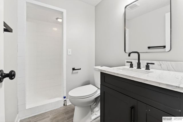 5610 Seward Street, Omaha, NE 68104