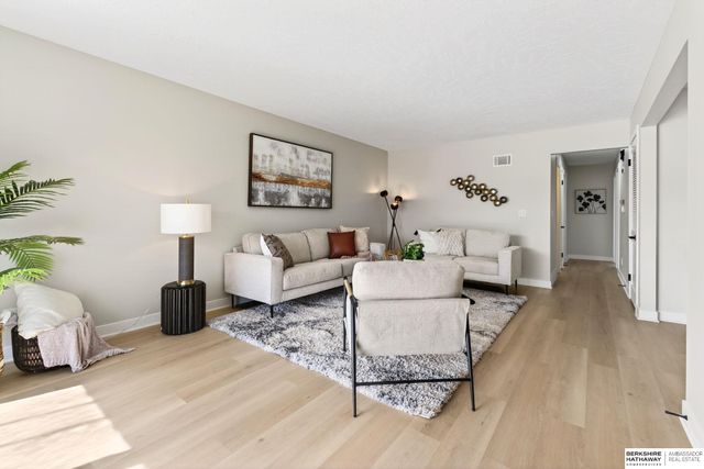 5610 Seward Street, Omaha, NE 68104