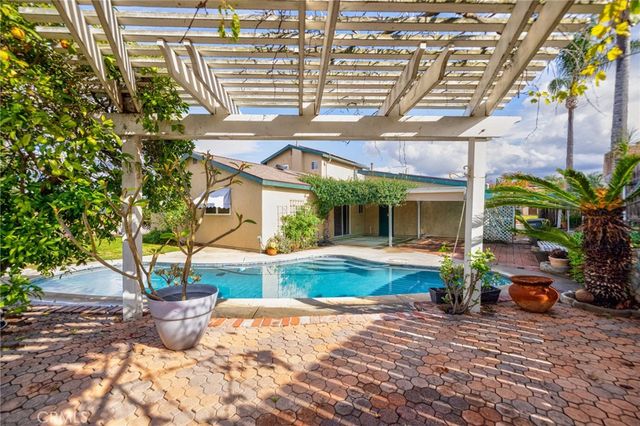 586 Tam O Shanter, San Marcos, CA 92069