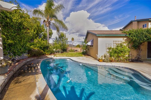 586 Tam O Shanter, San Marcos, CA 92069