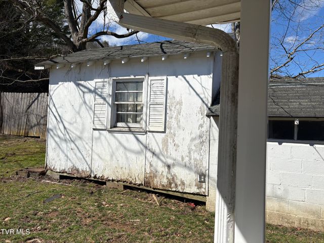1820 Pine Orchard Road, Butler, TN 37640