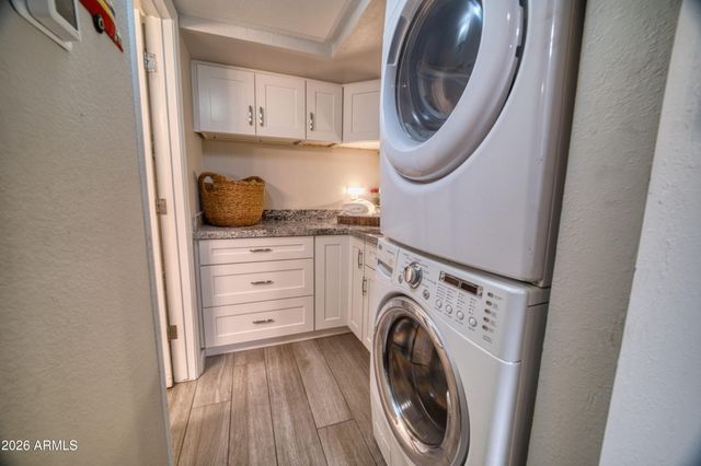 3209 S COLLEGE Avenue, Tempe, AZ 85282