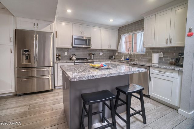 3209 S COLLEGE Avenue, Tempe, AZ 85282