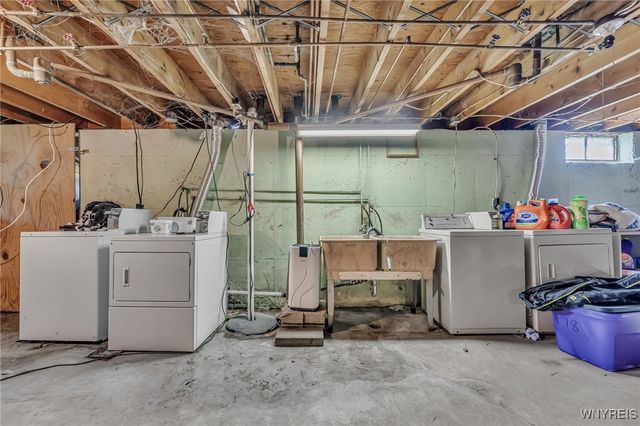 363 Davison Road, Lockport City, NY 14094