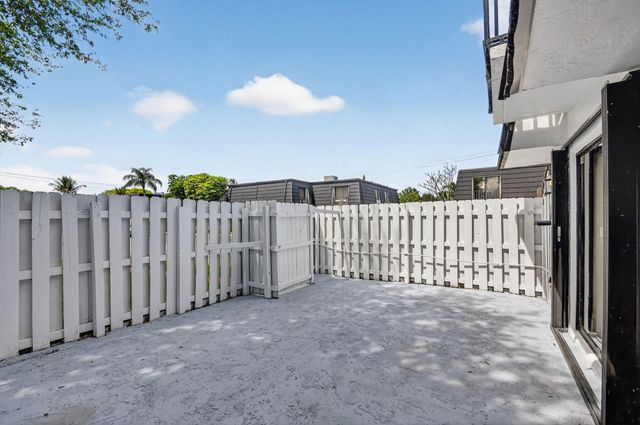 320 Woodland Road, Palm Springs, FL 33461