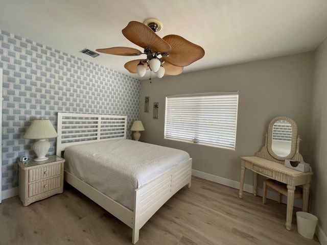 220 N 9th Ave Avenue N, Lake Worth Beach, FL 33460