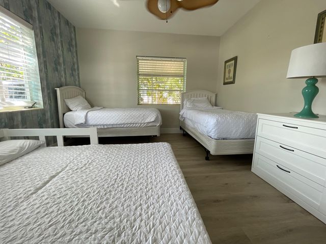 220 N 9th Ave Avenue N, Lake Worth Beach, FL 33460