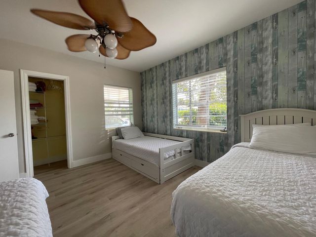 220 N 9th Ave Avenue N, Lake Worth Beach, FL 33460