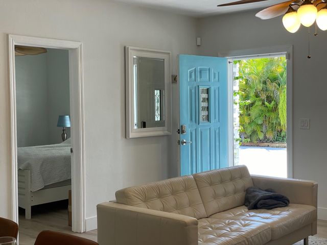 220 N 9th Ave Avenue N, Lake Worth Beach, FL 33460