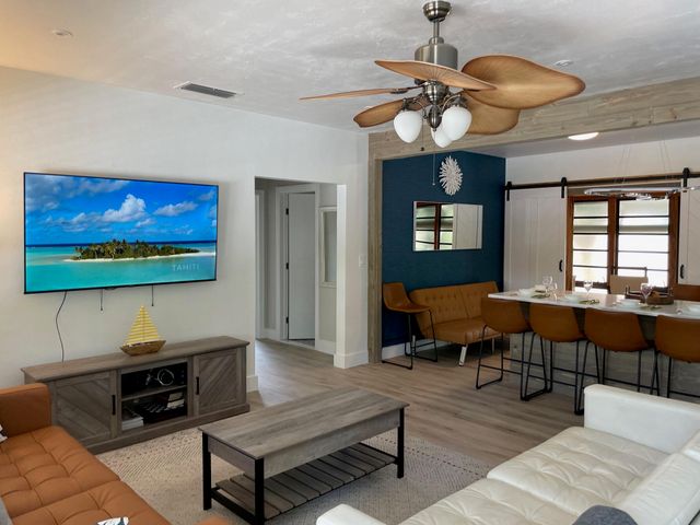 220 N 9th Ave Avenue N, Lake Worth Beach, FL 33460