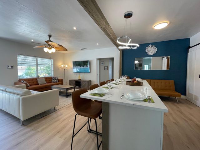 220 N 9th Ave Avenue N, Lake Worth Beach, FL 33460