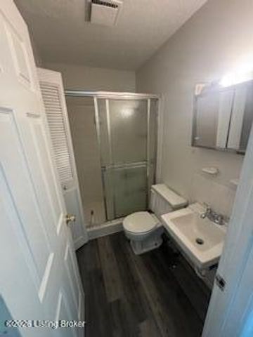 121 W Blue Jay Rd, Louisville, KY 40229