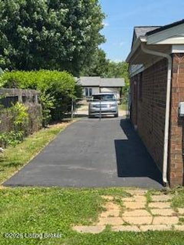 121 W Blue Jay Rd, Louisville, KY 40229