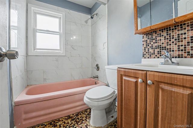 206 Hunnewell Avenue, Elmont, NY 11003