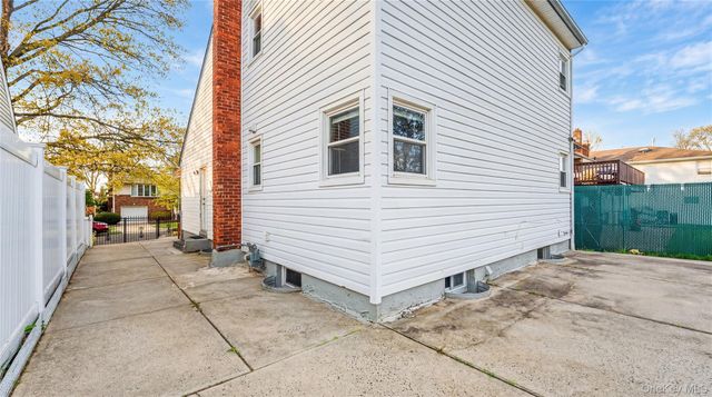 206 Hunnewell Avenue, Elmont, NY 11003