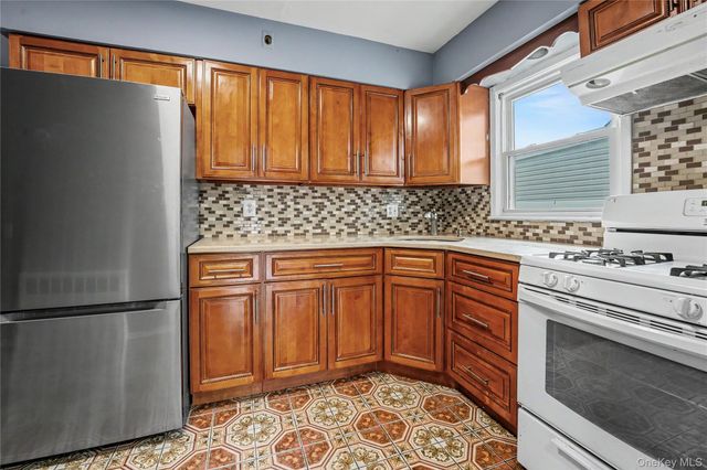 206 Hunnewell Avenue, Elmont, NY 11003