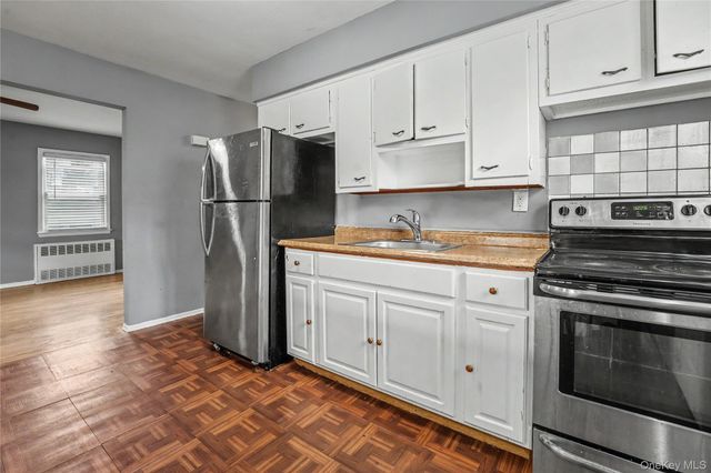 206 Hunnewell Avenue, Elmont, NY 11003