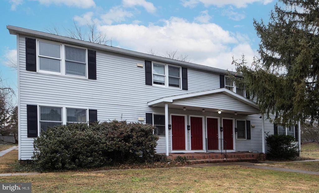 605 A W NORTH AVE, Palmyra, PA 17078